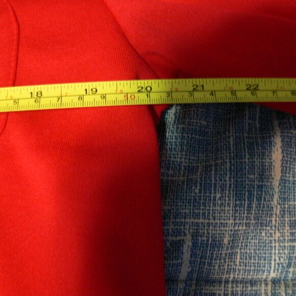 RED BULL LOGO  RACING HOODY LARGE RED. - Picture 6 of 8